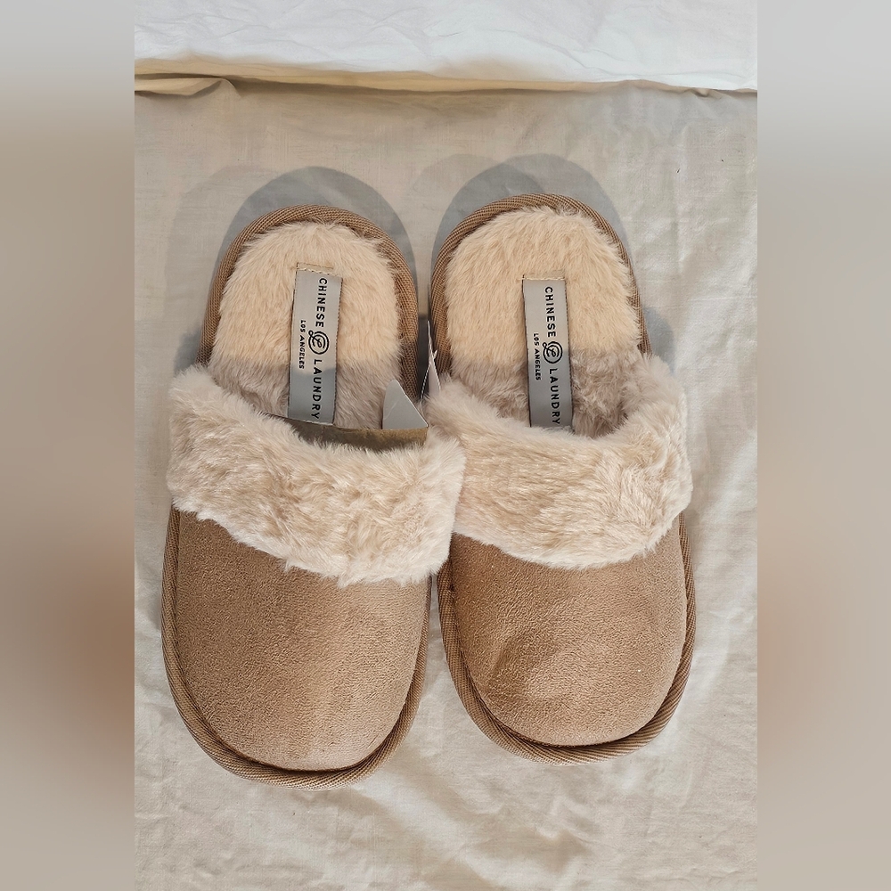 *NWT* Chinese Laundry Tan Fur-Lined Slippers